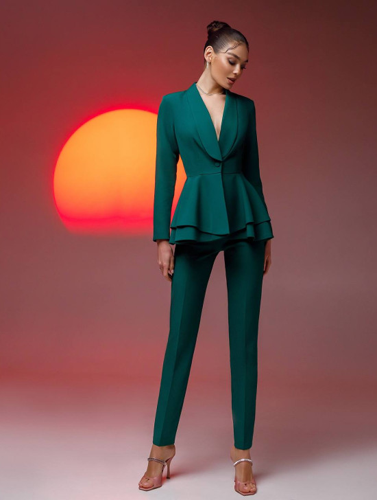 Костюм